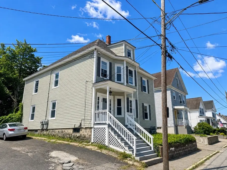 125 Gershom Ave, Lowell, MA 01854 - #2