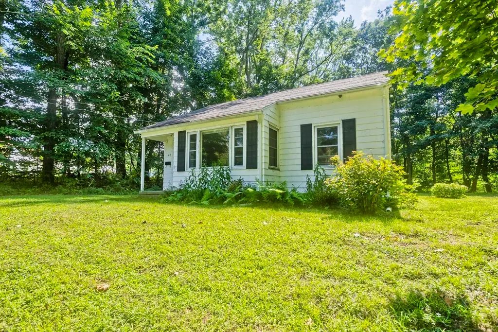 40 Hadley St, South Hadley, MA 01075 - #1