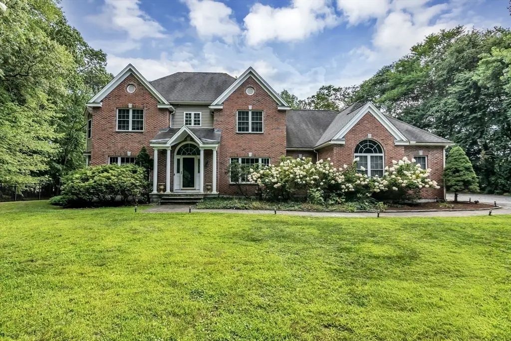 52 Goodnow Ln, Framingham, MA 01702 - #1