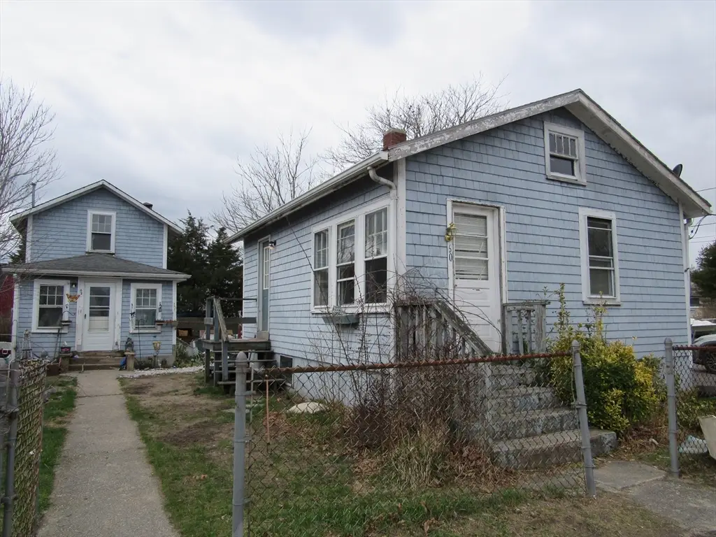 60 11th St, Onset, MA 02538 - #1