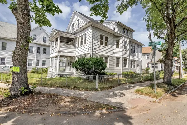 32-34 Vermont St, Springfield, MA 01108