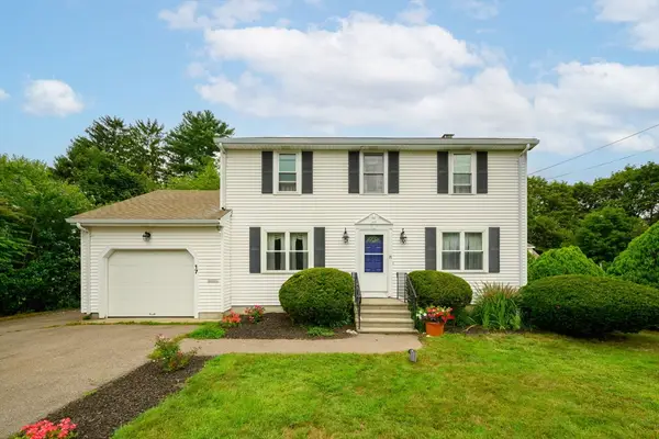 17 Woodlawn Ave, Holbrook, MA 02343