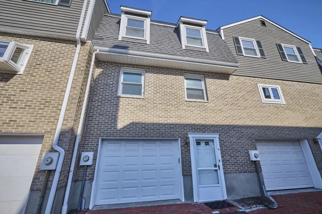 9 Circuit Ln #9, Watertown, MA 02472 - #1