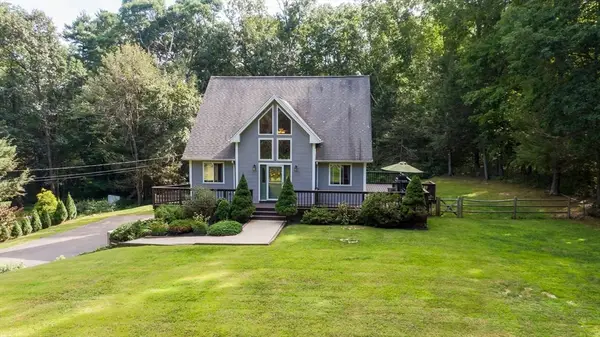 64 Leno Rd, Holland, MA 01521