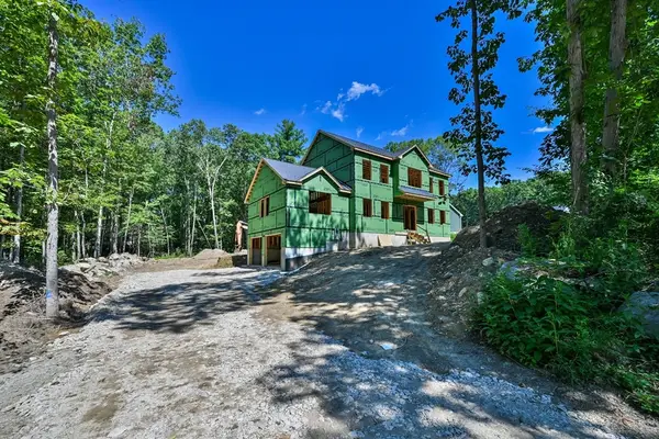 35 Sawmill Rd, Dudley, MA 01571