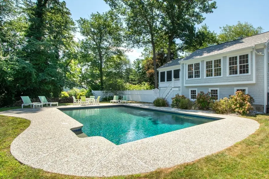 39 Ledgewood Dr, Cohasset, MA 02025 - #3
