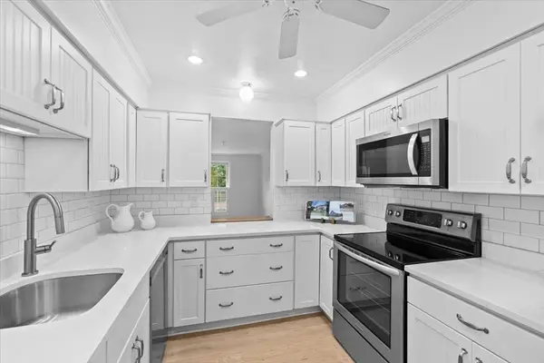 3512 Main St #3, Barnstable, MA 02630