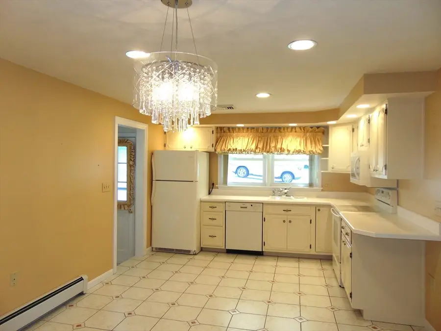 225 Reingold Ave, Fitchburg, MA 01420 - #2