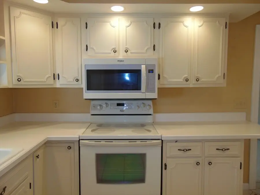 225 Reingold Ave, Fitchburg, MA 01420 - #3
