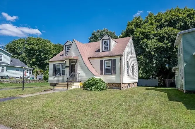 4 Grammont Rd, Worcester, MA 01607 - #2