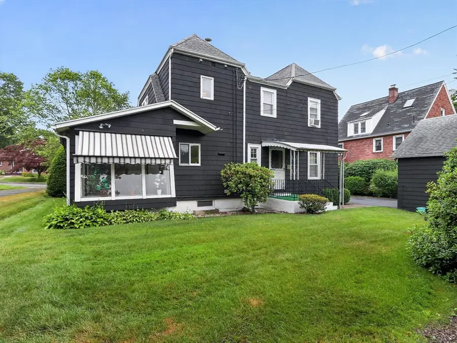 24 Lindbergh Ave, Holyoke, MA 01040 - #3