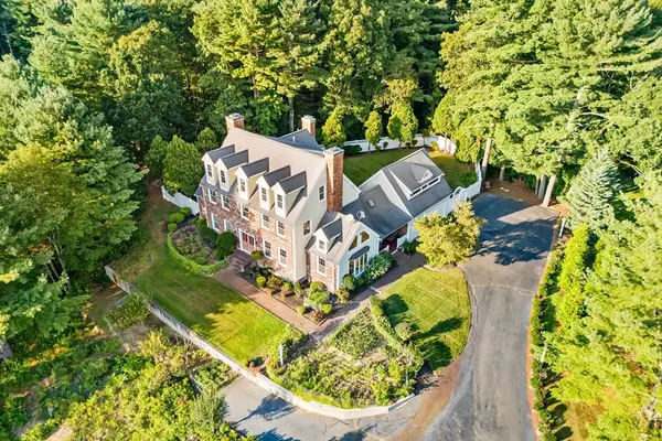 17 Old Landing Rd, Pembroke, MA 02359