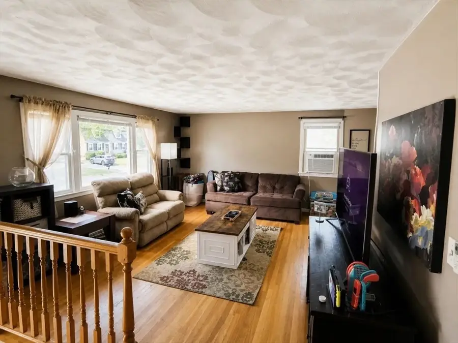 15 Pine Tree Dr, Plainville, MA 02762 - #3