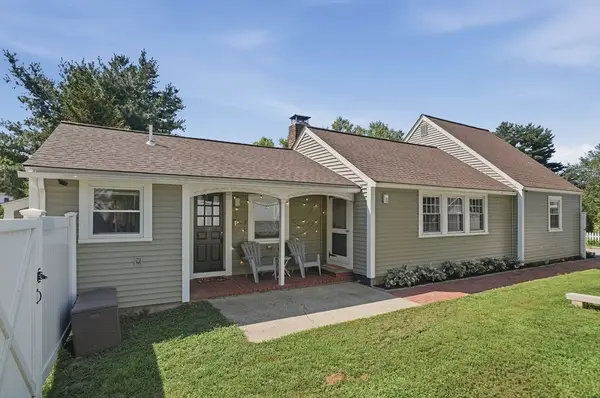 35 Edgewater Drive, Blackstone, MA 01504