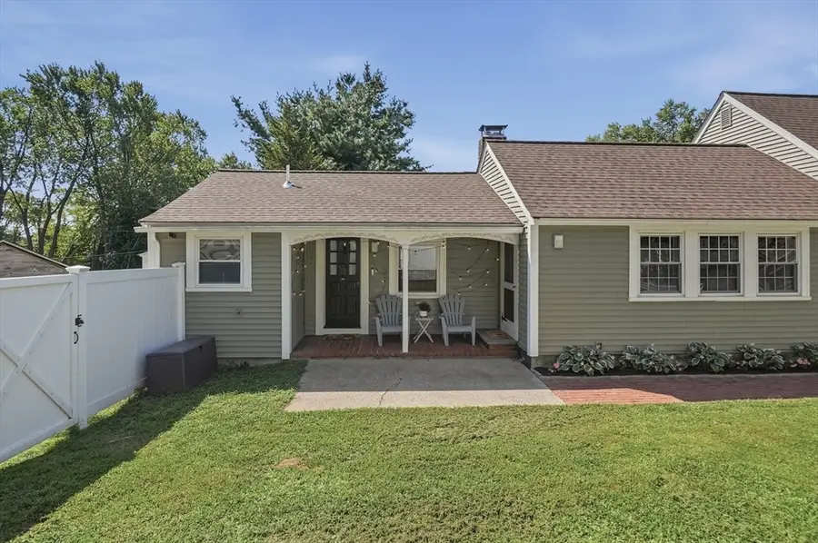 35 Edgewater Drive, Blackstone, MA 01504 - #2