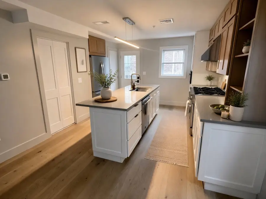 122 West Seventh St #E, Boston, MA 02127 - #2