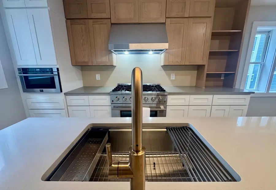 122 West Seventh St #E, Boston, MA 02127 - #3