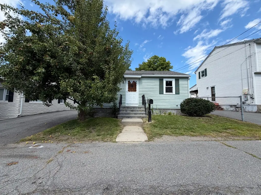 17 Monarch St, Lowell, MA 01854 - #1