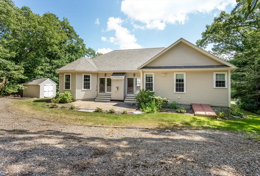 512 Fresh Meadow Ln, North Dighton, MA 02764 - #2