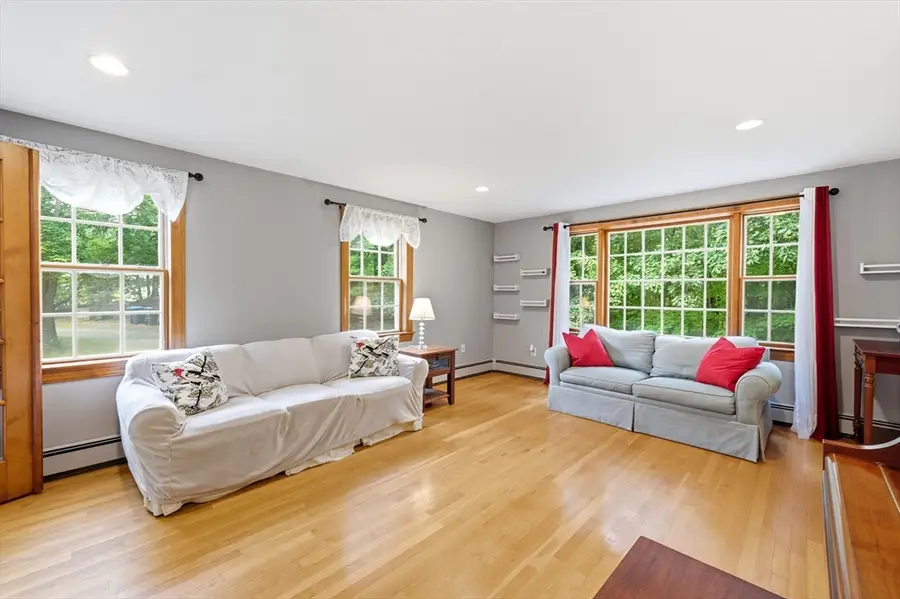 14 Nottingham Cir, Jefferson, MA 01522 - #3