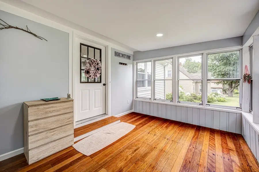 42 Pleasant View Avenue, Lunenburg, MA 01462 - #3