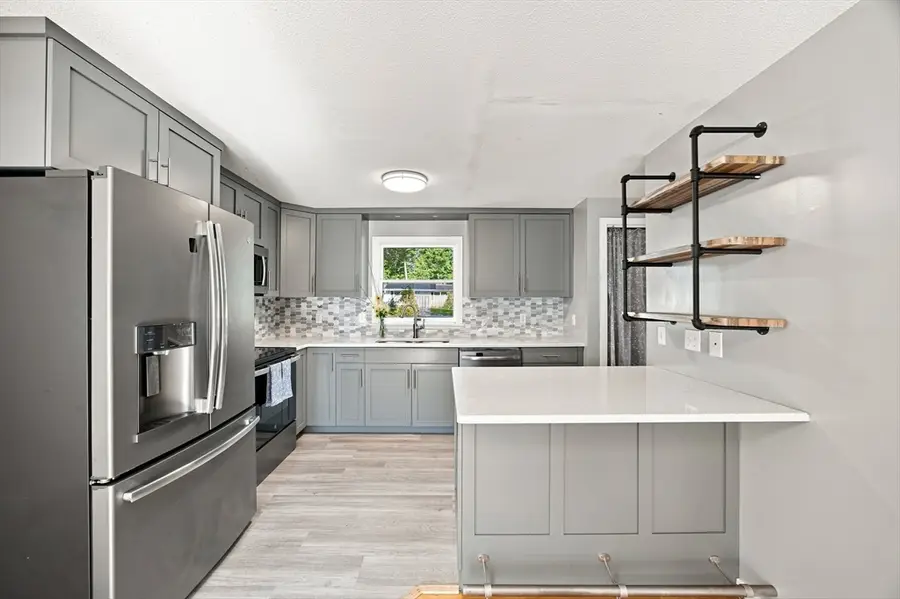 76 Laurel St #A, Greenfield, MA 01301 - #2