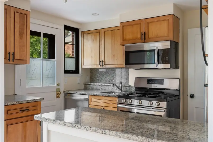 956 Belmont #956, Watertown, DC 20472 - #2