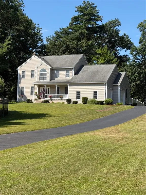 11 Brenton Wood, Hudson, MA 01749