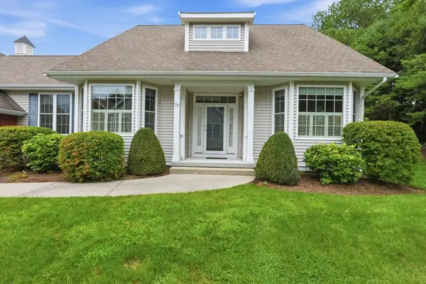28 Braeburn Ln #28, Ashland, MA 01721