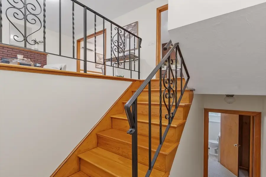 156 Mill St, Burlington, MA 01803 - #3