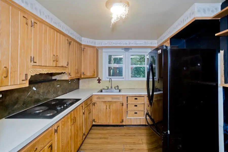 95 Craiwell Ave, West Springfield Town, MA 01104 - #2