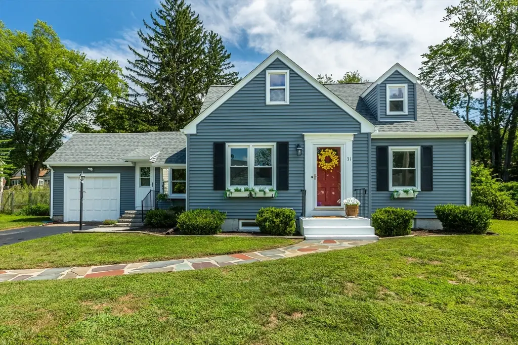31 Thompson St, East Longmeadow, MA 01028 - #1