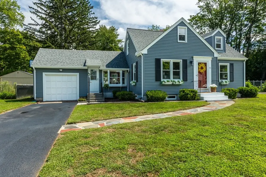 31 Thompson St, East Longmeadow, MA 01028 - #2