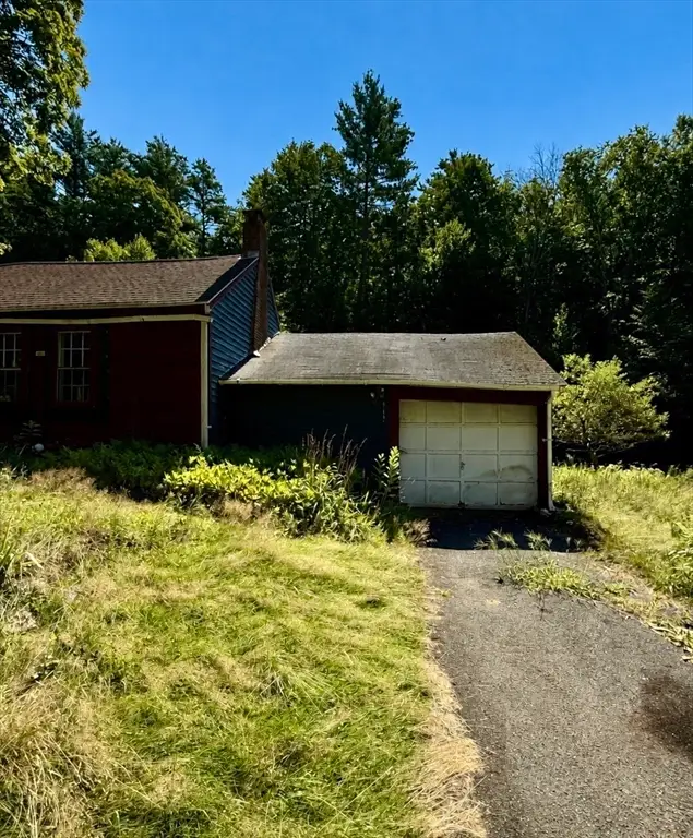 62 E Chestnut Hill Rd, Montague, MA 01351 - #3