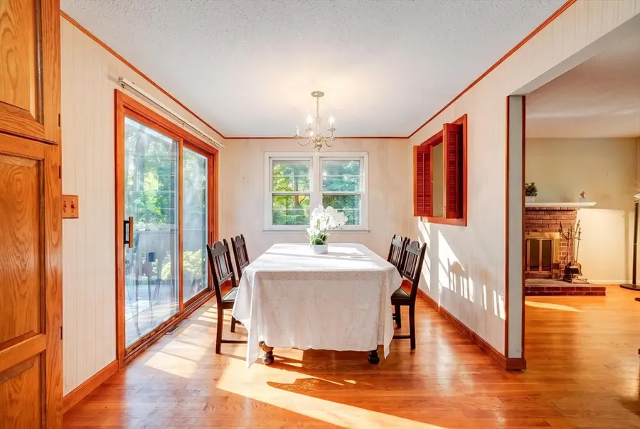 15 Carriage Dr, Chelmsford, MA 01824 - #2