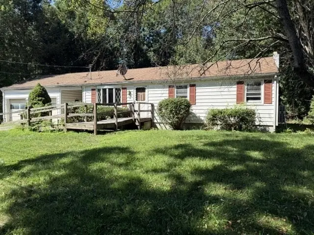 6 Holly St, Oxford, MA 01540 - #1