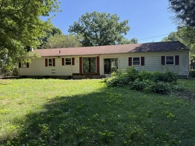 6 Holly St, Oxford, MA 01540 - #2
