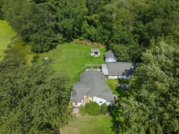 138 Sutton Ave., Oxford, MA 01540