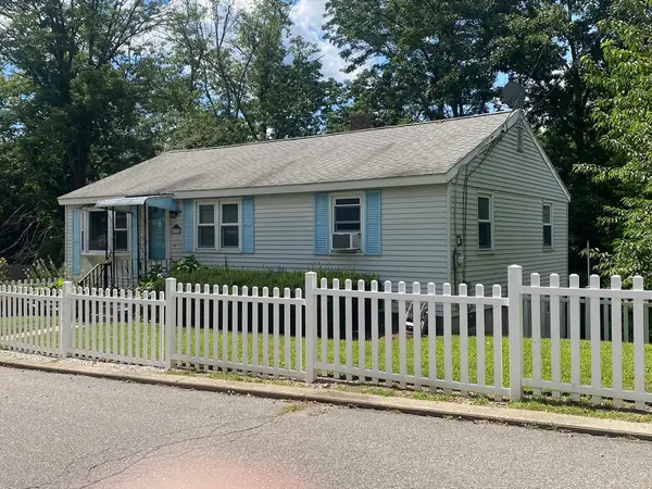 19 Blossom Street, Clinton, MA 01510