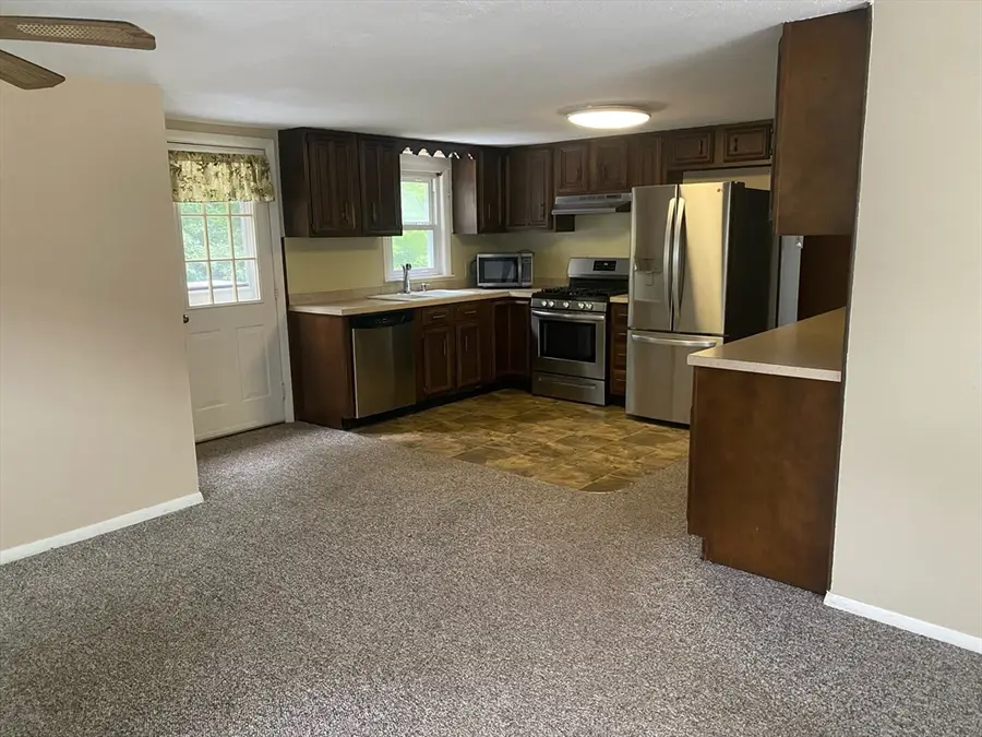19 Blossom Street, Clinton, MA 01510 - #3