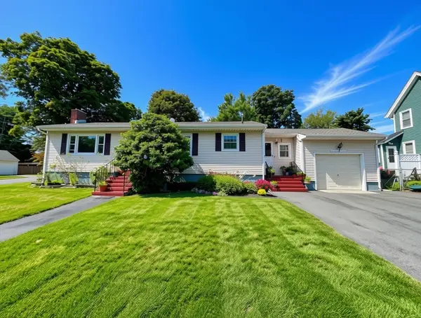 24 Woodland St, Lawrence, MA 01841