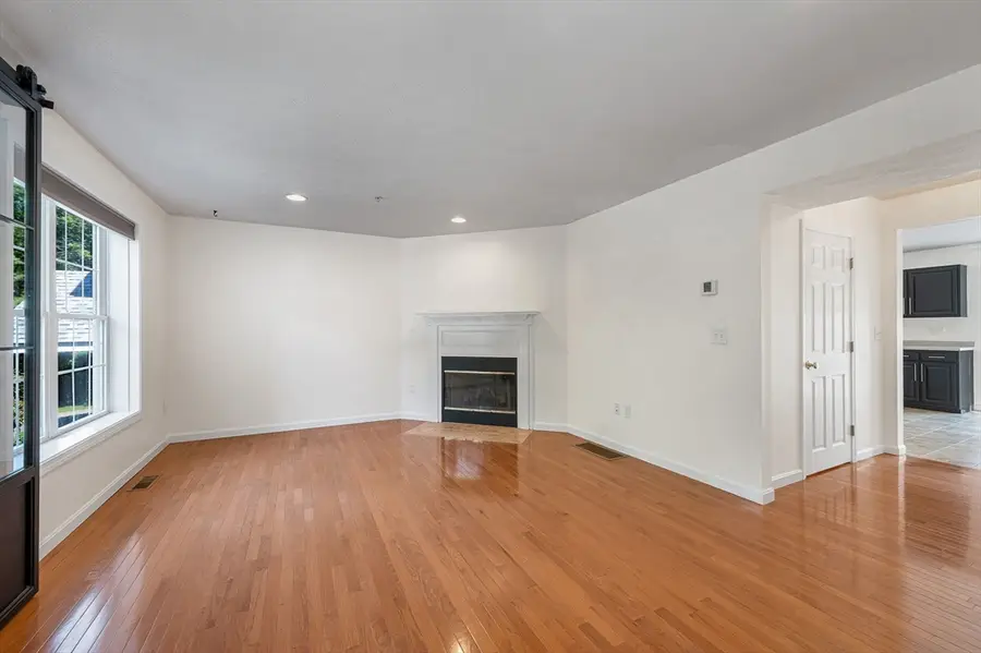 4 Georgetowne #4, Nashua, NH 03062 - #3
