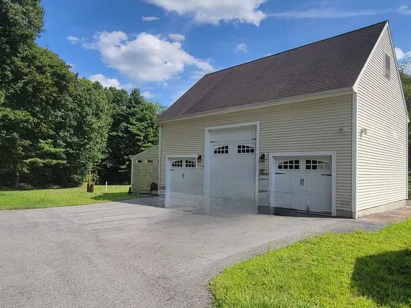 81 Clarke Avenue, Dracut, MA 01826