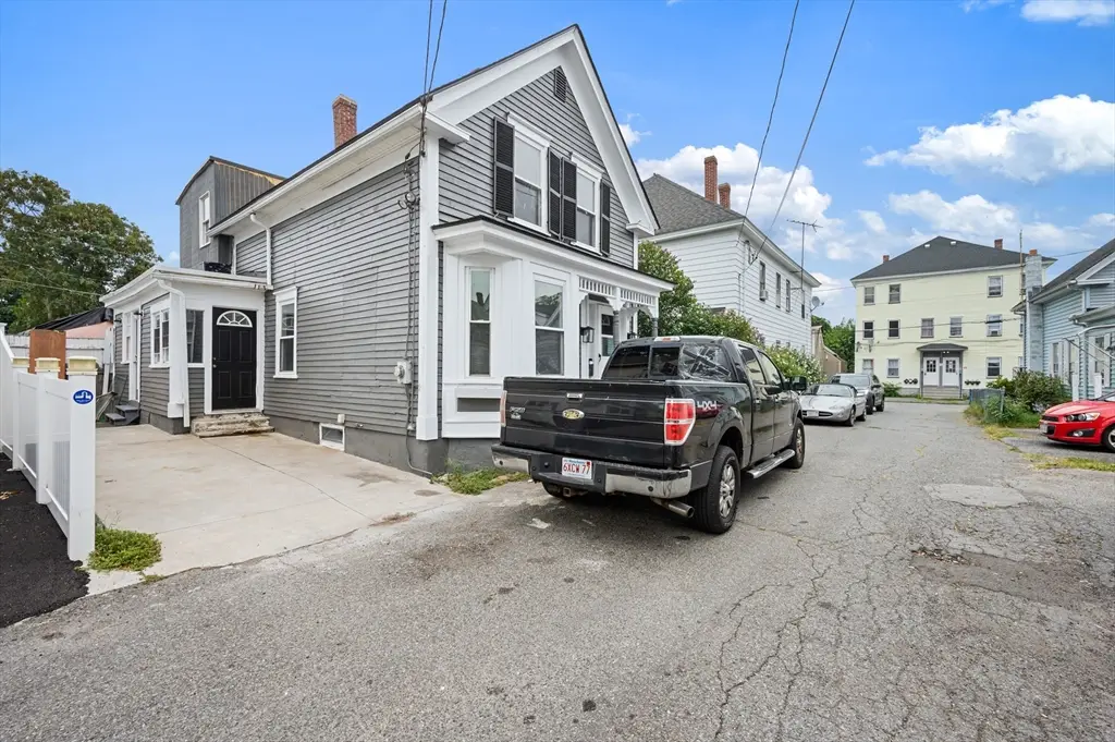4 Pollard Ave, Lowell, MA 01850 - #1