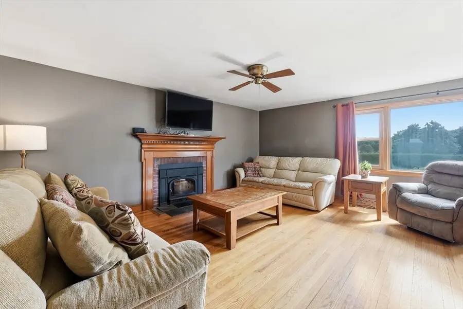 421 Holyoke St, Ludlow, MA 01056 - #3
