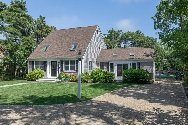 21 Vickers Street, Edgartown, MA 02539