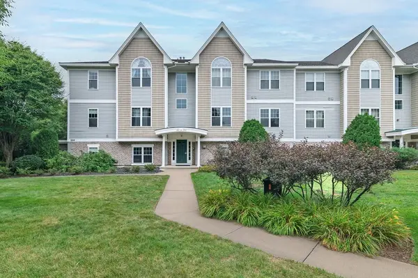 200 Roger Williams Ave #205, East Providence, RI 02916