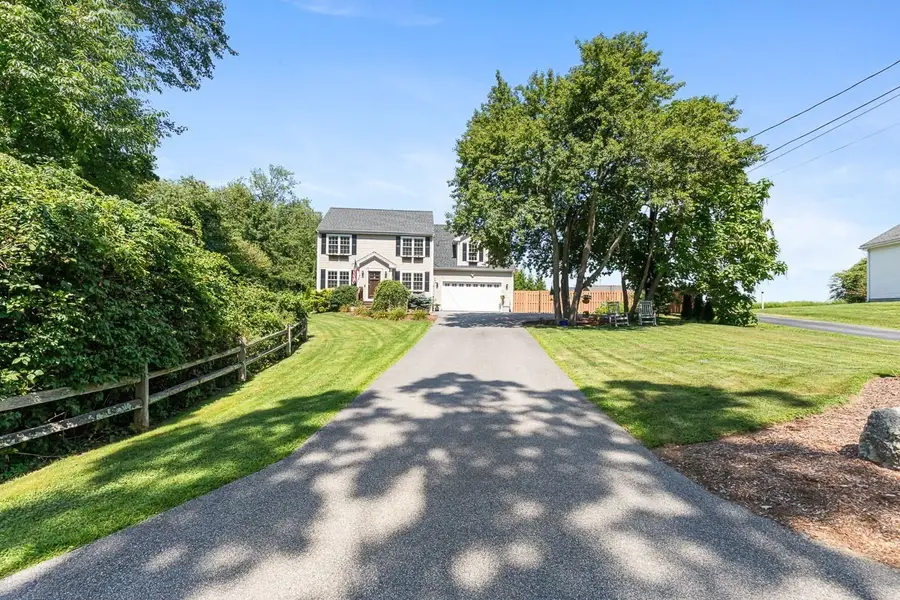 380 N Wheaton Ave, Seekonk, MA 02771 - #2