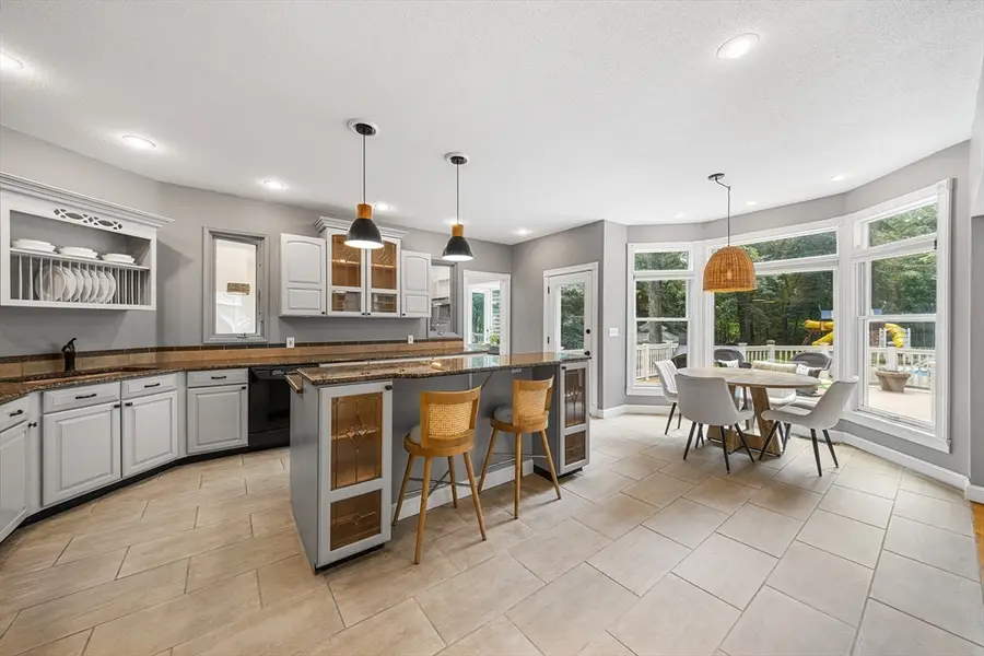 4 Iroquois Ln, Wilbraham, MA 01095 - #3