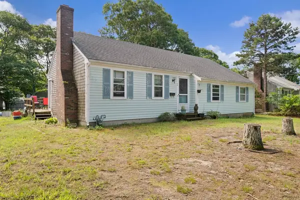 24 S Sea Ave, Yarmouth, MA 02601